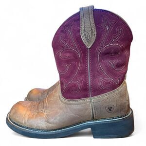 Ariat Fatbaby Heritage Western Boots Women’s Size 10B Burgundy Leather Round Toe